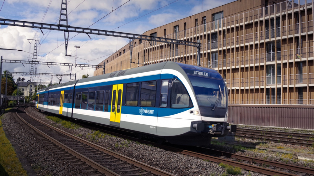Eine Visualisierung der Firma Stadler, wie der GTW dereinst im Design der ungarischen Staatsbahnen MAV aussieht.